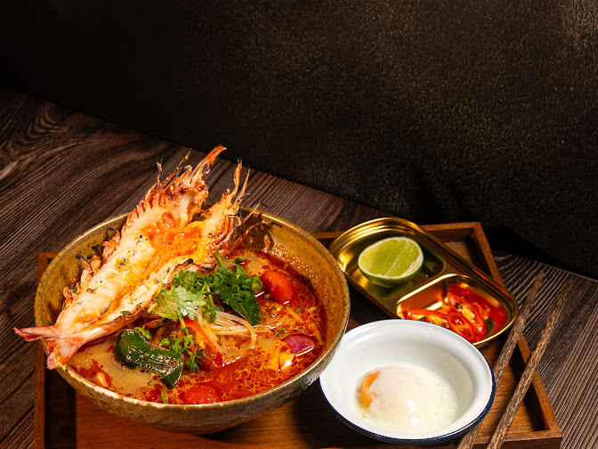 TROK9 Tom Yum noodles with prawn