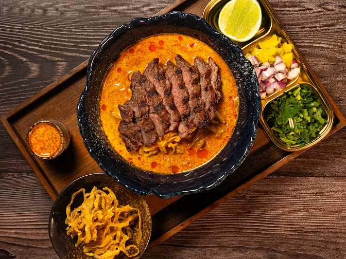TROK9 Khao Soi with grilled beef and condiments